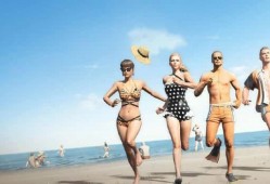 泳装双人动作爆料视频,激情四溢，画面令人心跳加速